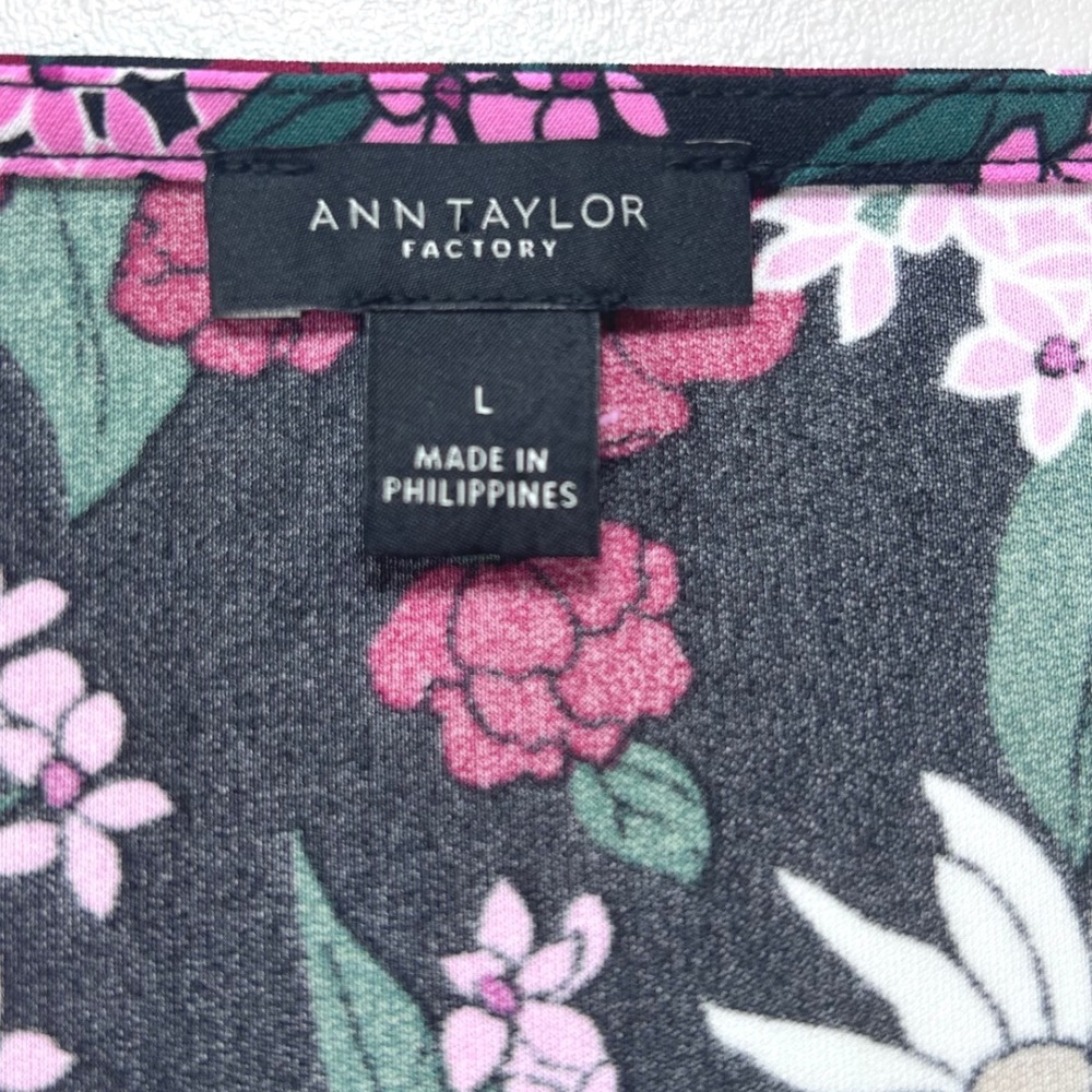 NWOT Ann Taylor Women's L Floral Square Neck Blouse Navy Pink Short Sleeve Bloom - Picture 6 of 9